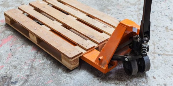 Palets de madera prensada ventajas en la logística moderna